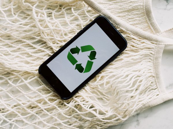 The Green Revolution in iPhone Repairs: How to Choose an Eco-Friendly Repair Center