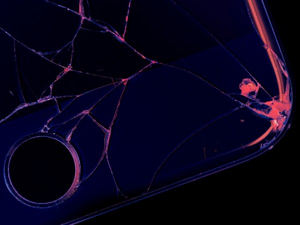 Cracked Screen Woes: DIY Fixes and When to Call the Pros